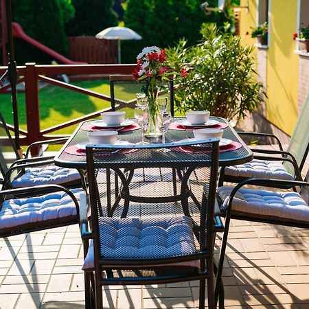 Sára-Lux Apartman Nyarliget Esterno foto