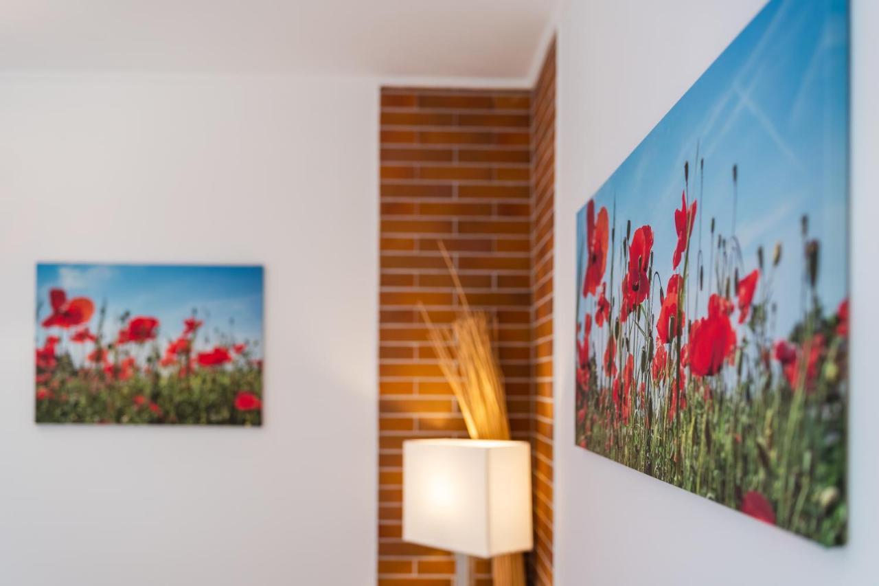Sára-Lux Apartman Nyarliget Esterno foto