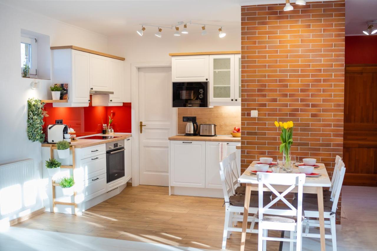 Sára-Lux Apartman Nyarliget Esterno foto