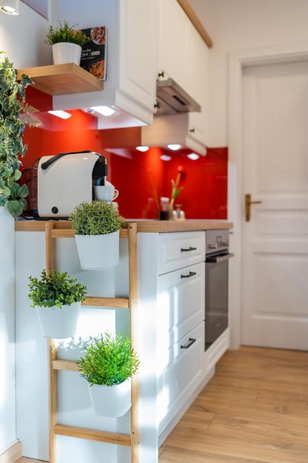 Sára-Lux Apartman Nyarliget Esterno foto
