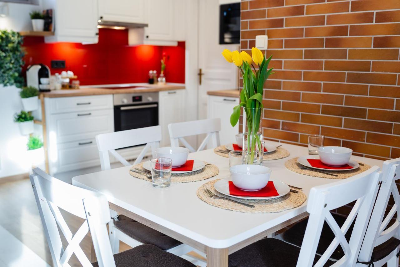Sára-Lux Apartman Nyarliget Esterno foto