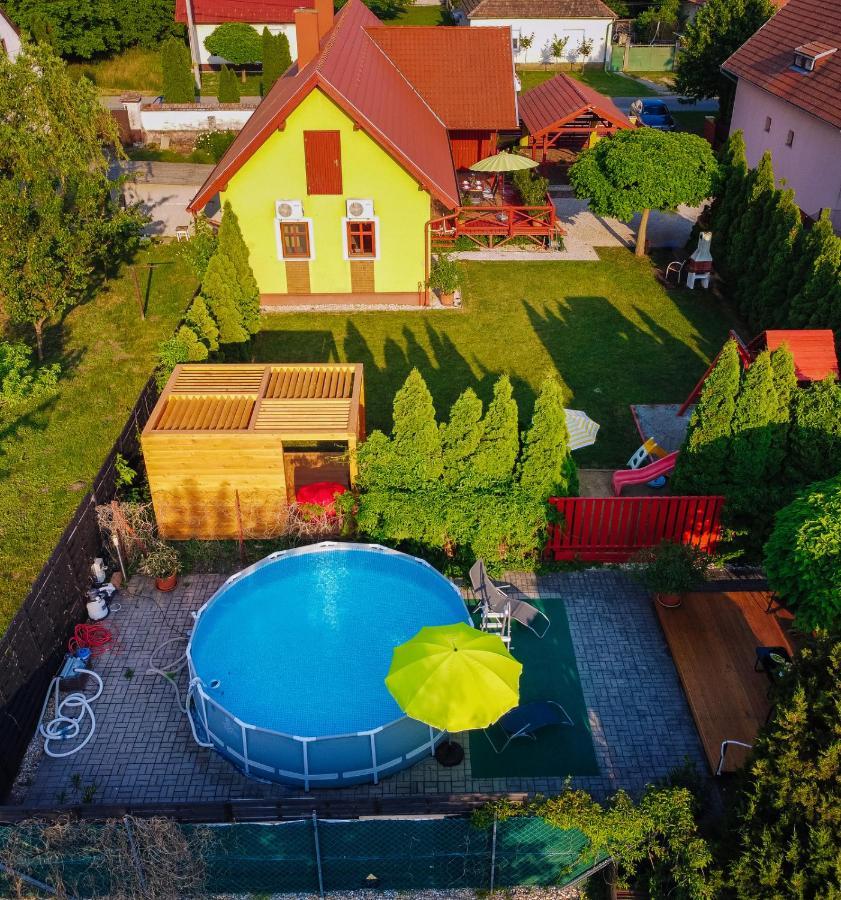 Sára-Lux Apartman Nyarliget Esterno foto