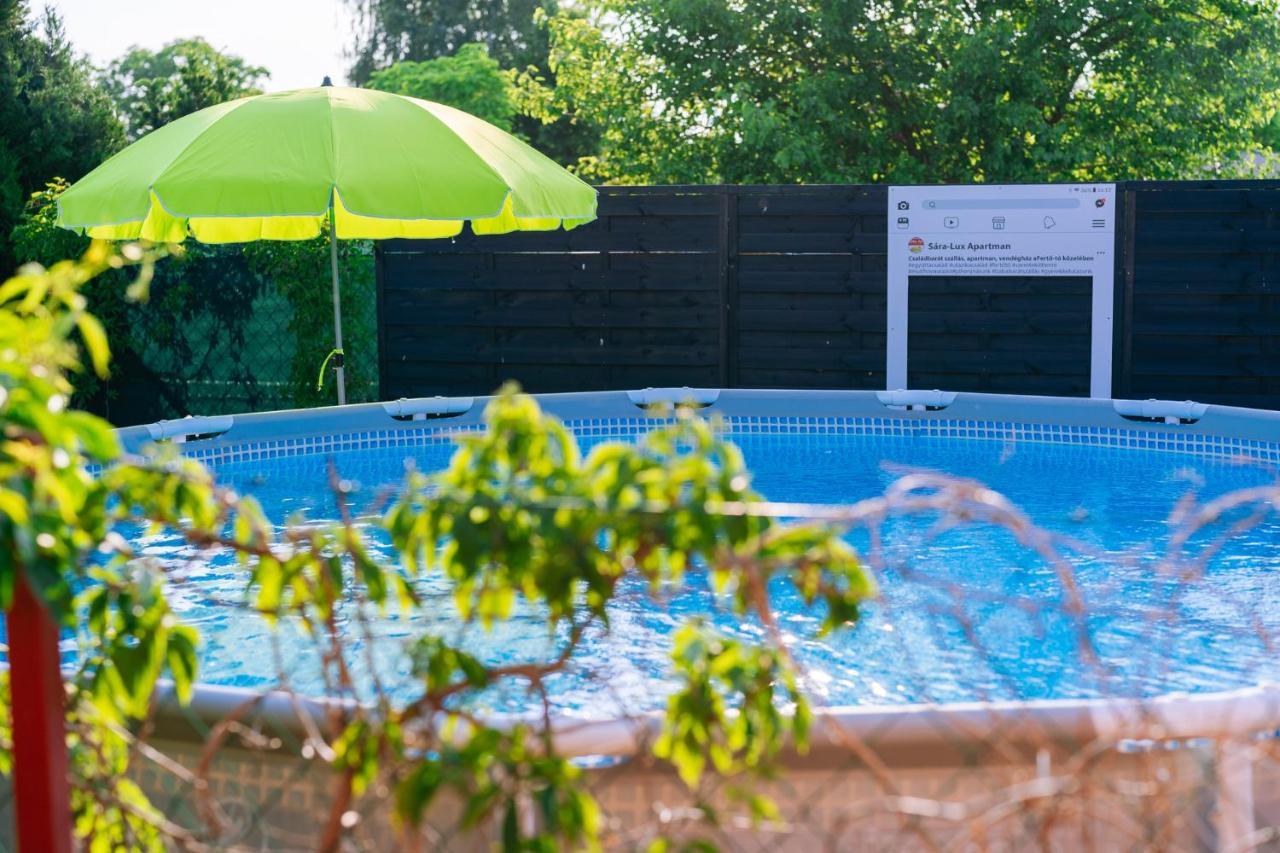 Sára-Lux Apartman Nyarliget Esterno foto