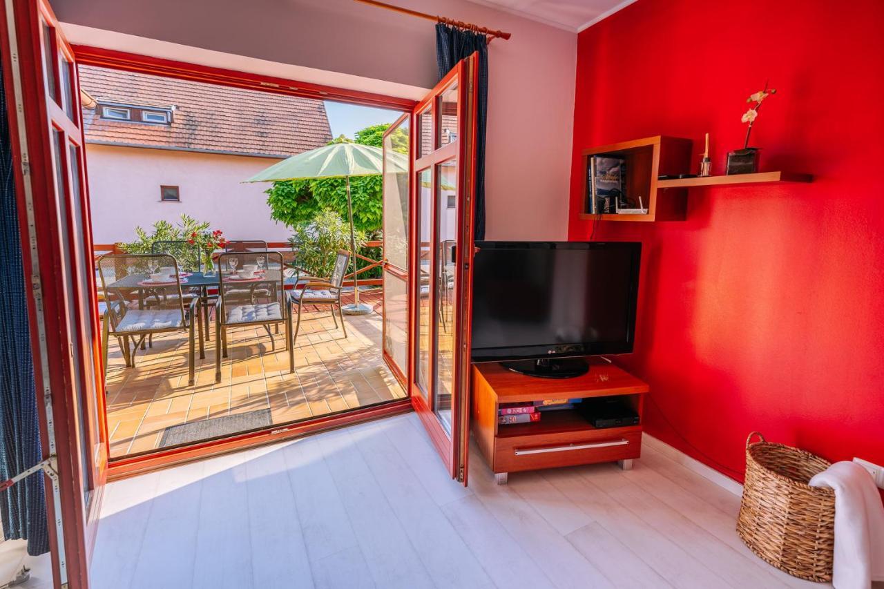 Sára-Lux Apartman Nyarliget Esterno foto