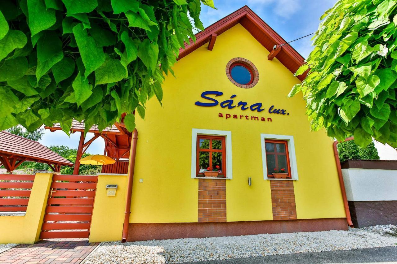 Sára-Lux Apartman Nyarliget Esterno foto