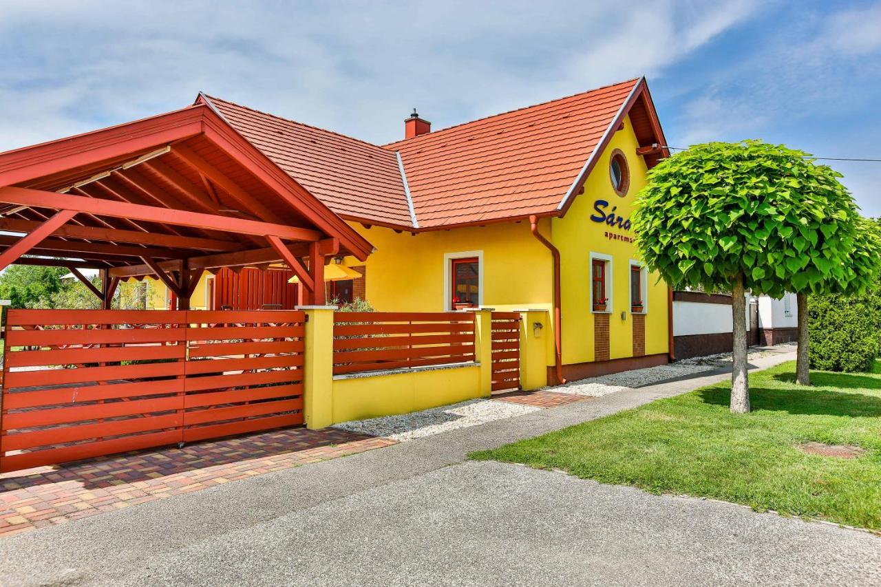 Sára-Lux Apartman Nyarliget Esterno foto