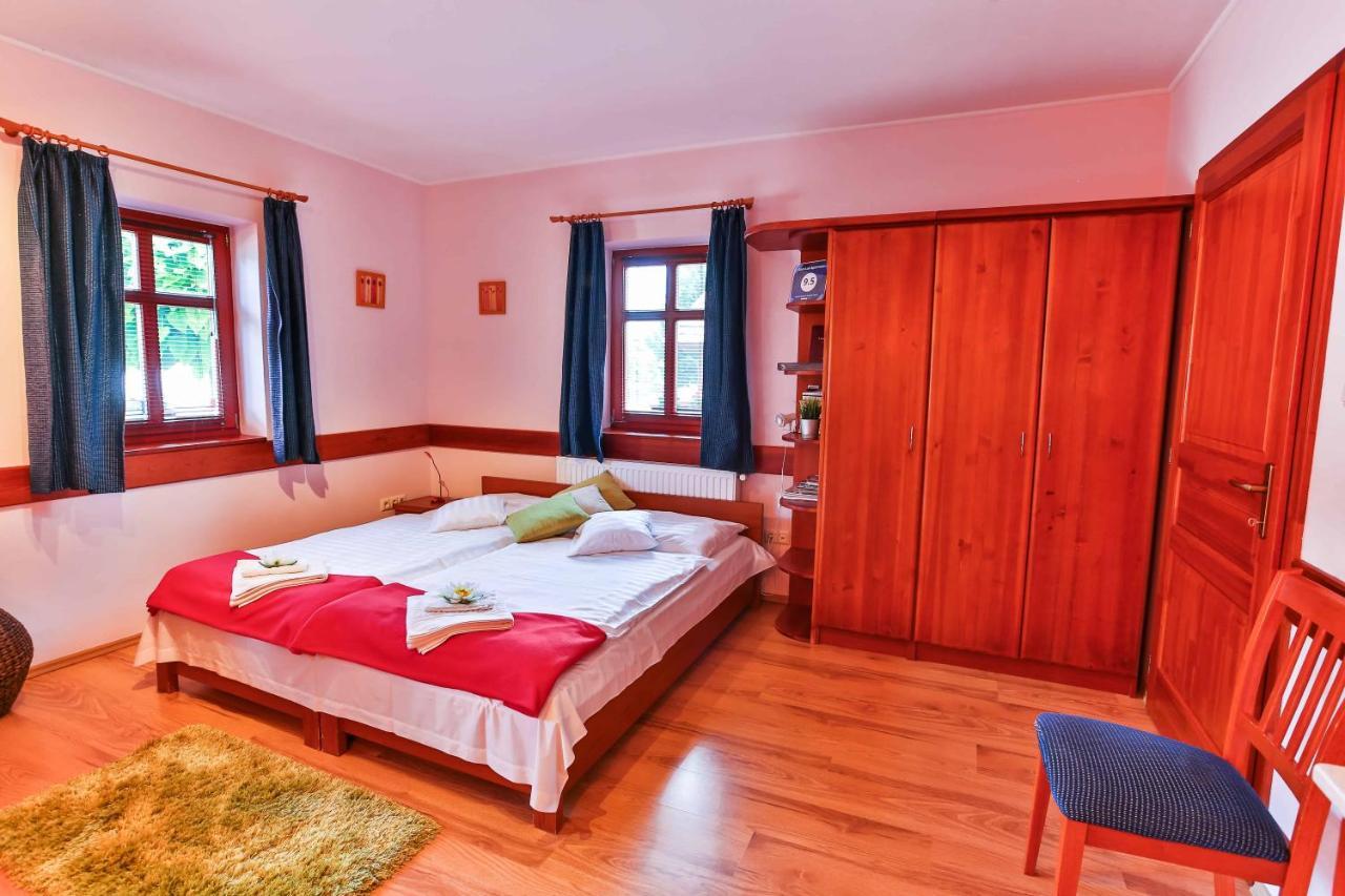 Sára-Lux Apartman Nyarliget Esterno foto