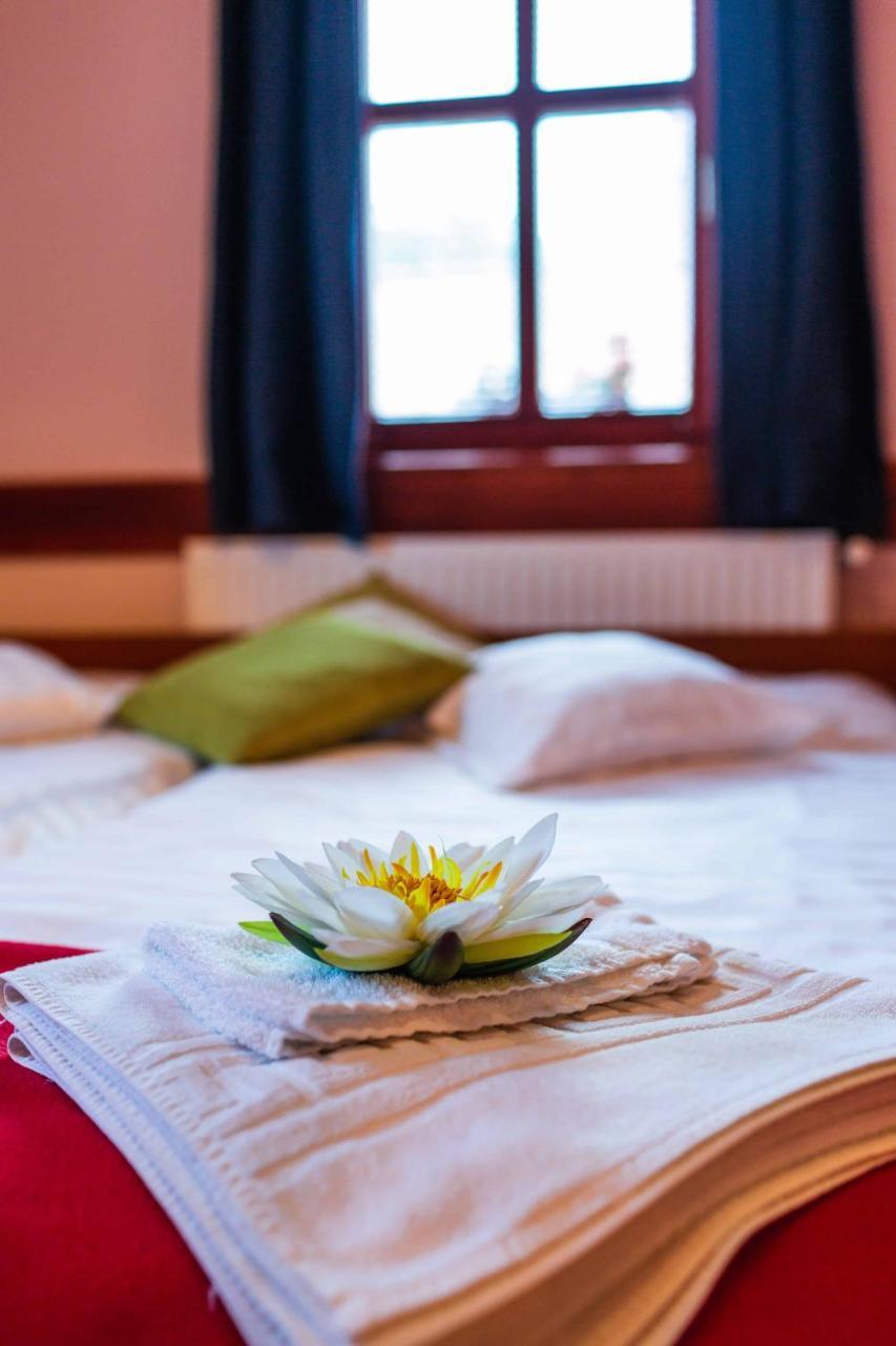 Sára-Lux Apartman Nyarliget Esterno foto