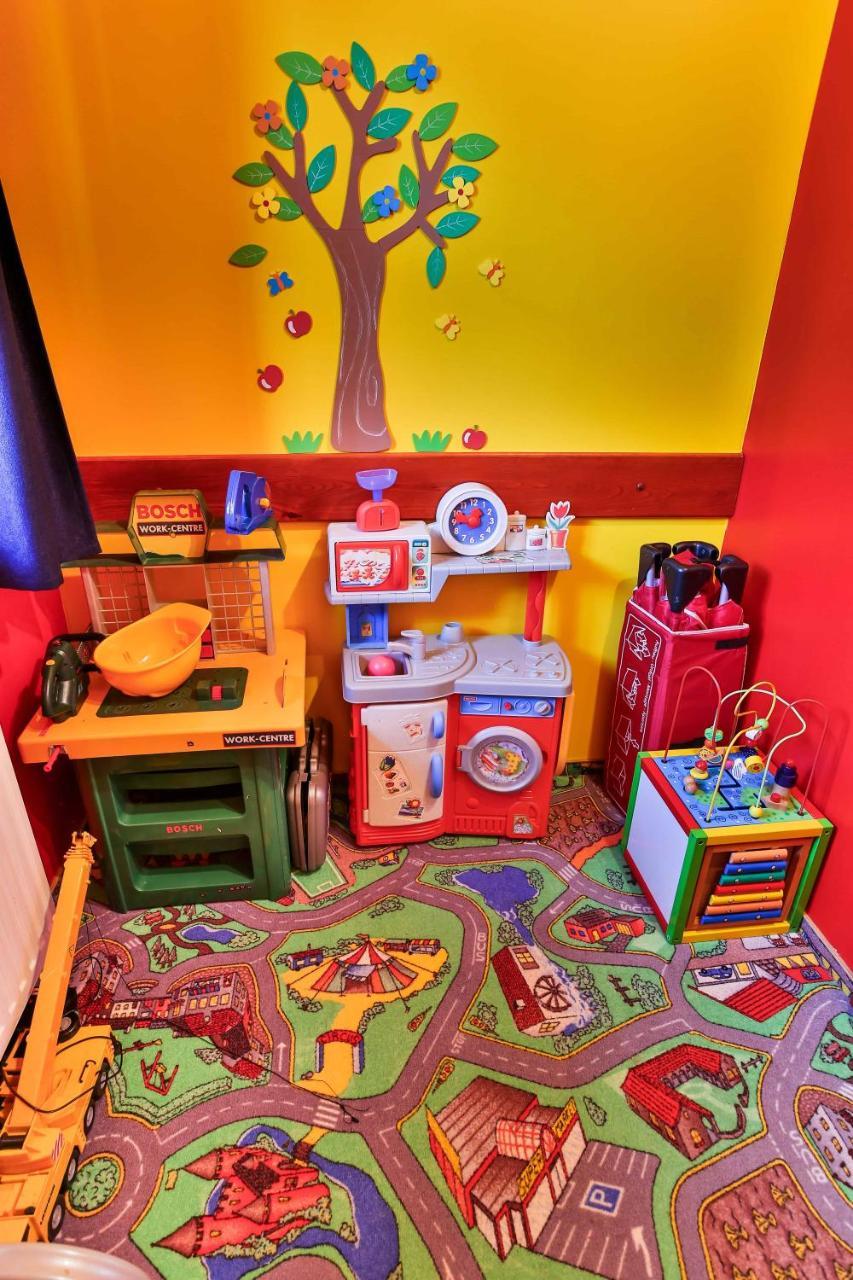 Sára-Lux Apartman Nyarliget Esterno foto